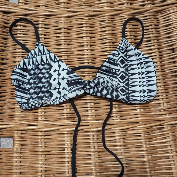 L*space Reversible Bikini - Size Small - Picture 5 of 6